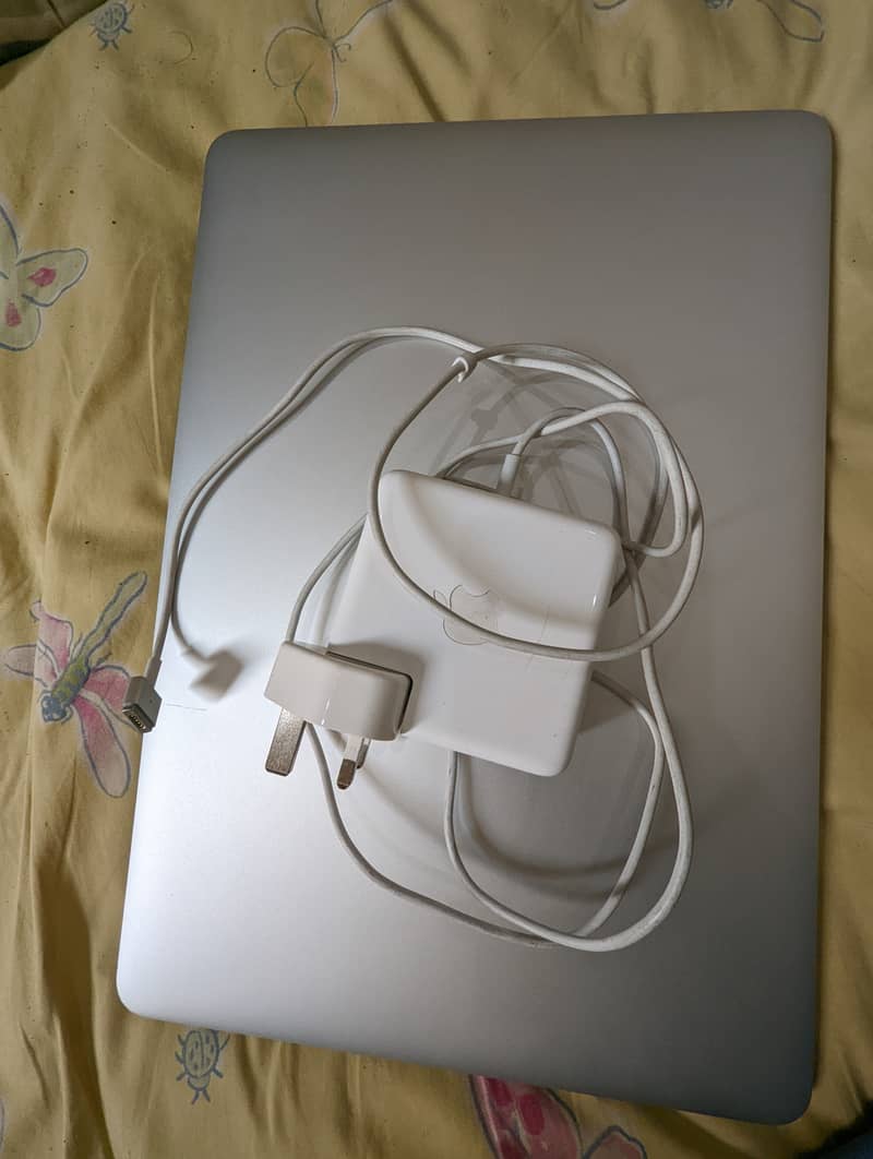 MacBook pro 15inch core i7 2013 late 8  256 0