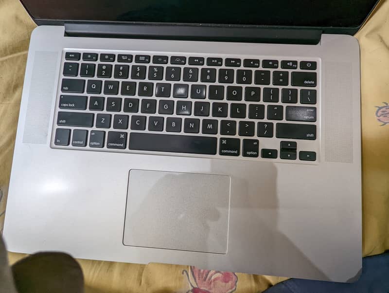 MacBook pro 15inch core i7 2013 late 8  256 3