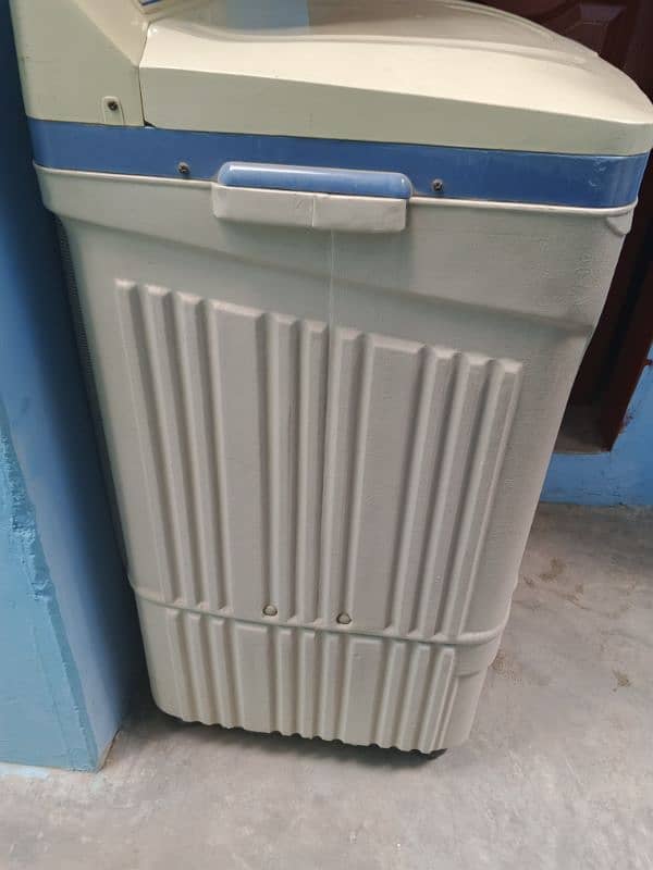 washing machine in Good condition 2