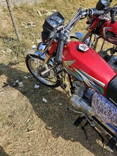 Honda 125 decorated