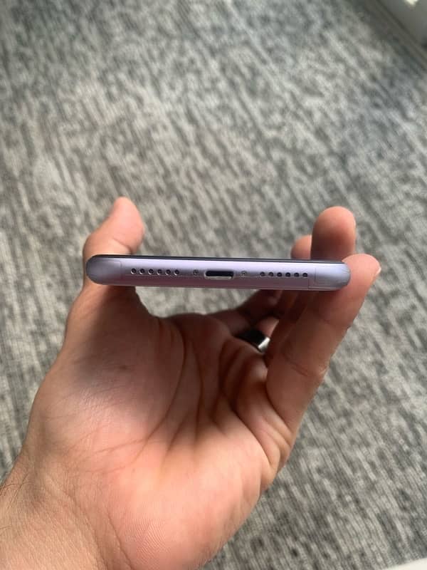 iphone 11 PTA Approved - 128 GB - 95% Battery Health 5