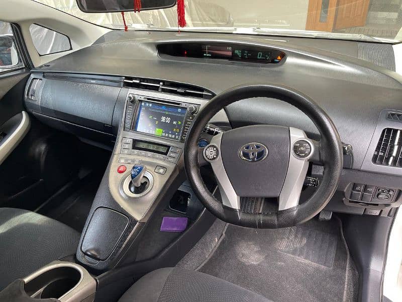 Toyota Prius 2015 6