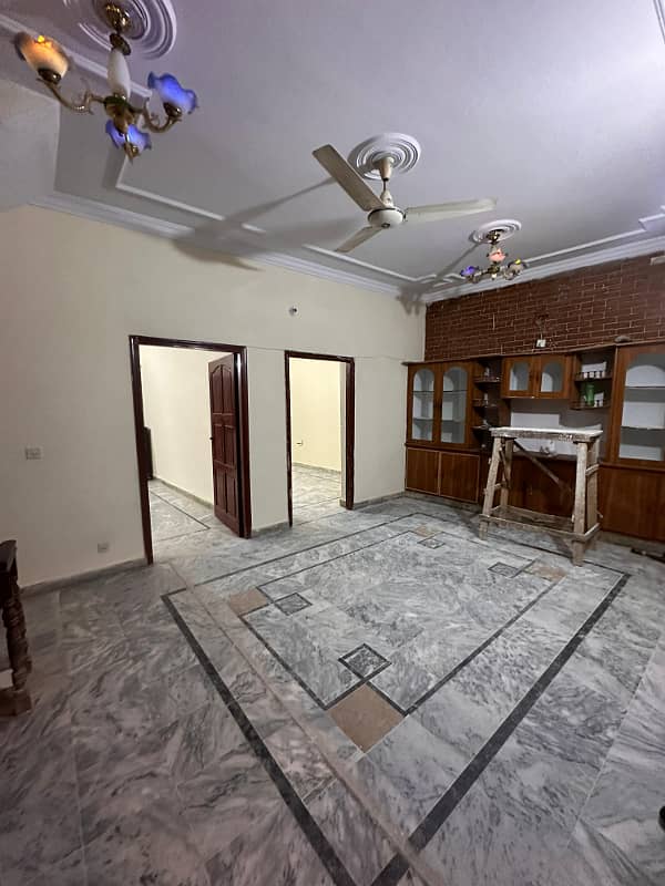 UPPER PORTION FOR RENT LOCATION AYUB COLONY 0