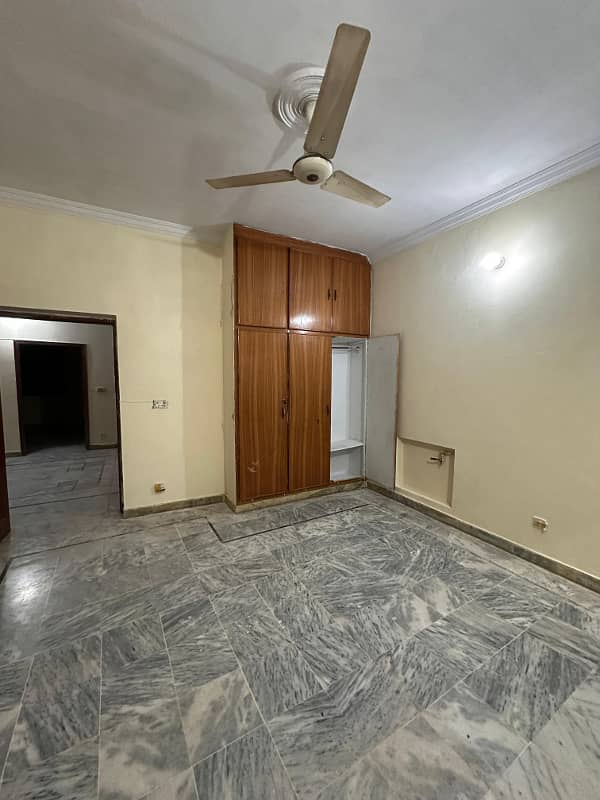 UPPER PORTION FOR RENT LOCATION AYUB COLONY 1