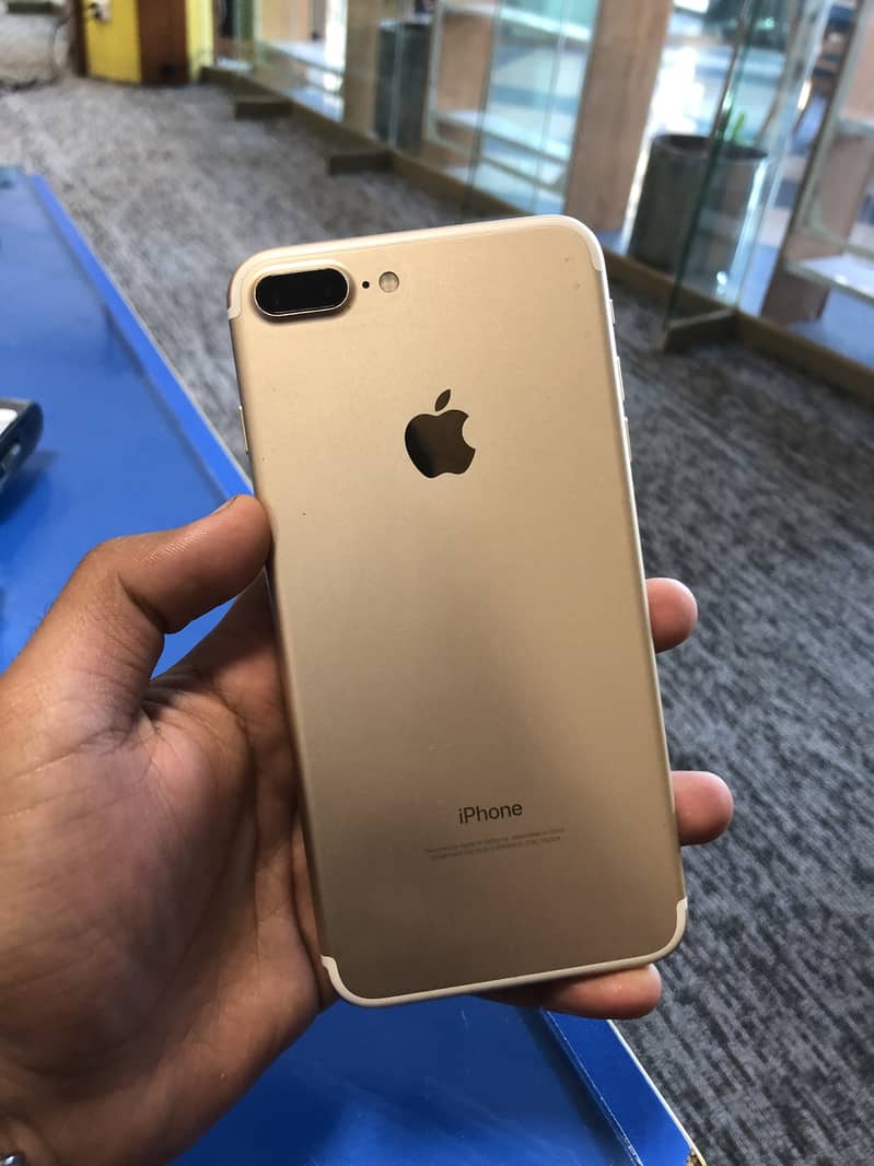 Apple iPhone 7 Plus 0