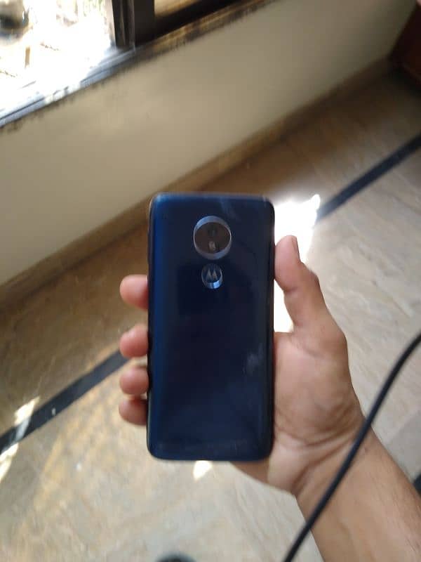 Motorola G7 Power 1