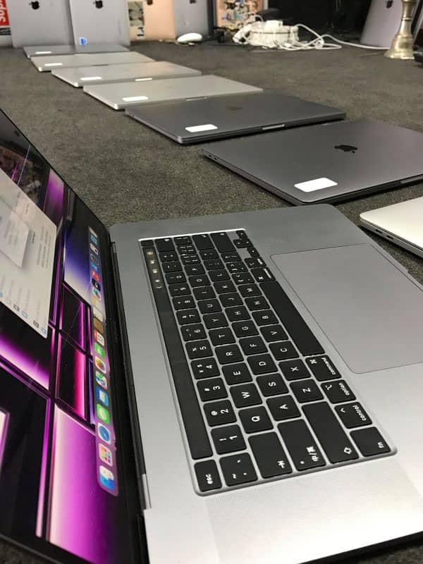 MacBook Pro 2019, 16" inches, 32GB/ 512GB & 16GB/ 512GB, 4GB Graphic 0