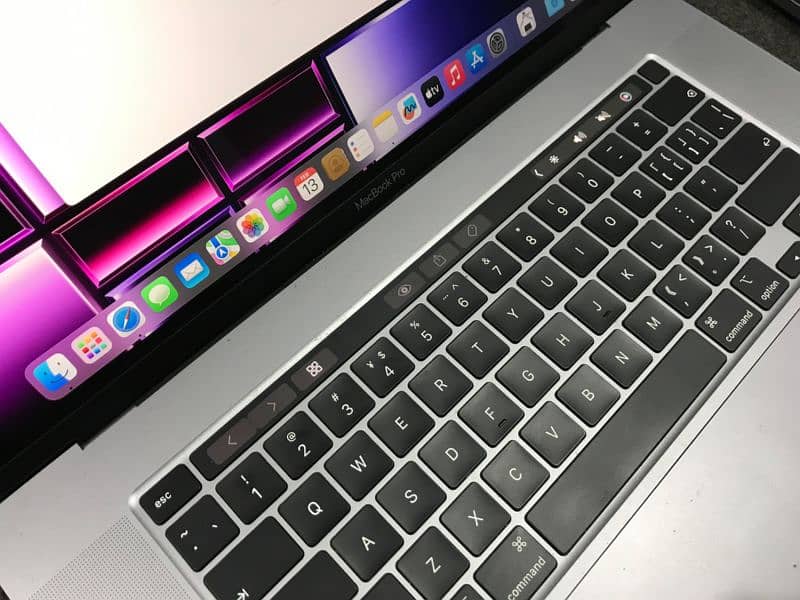 MacBook Pro 2019, 16" inches, 32GB/ 512GB & 16GB/ 512GB, 4GB Graphic 2