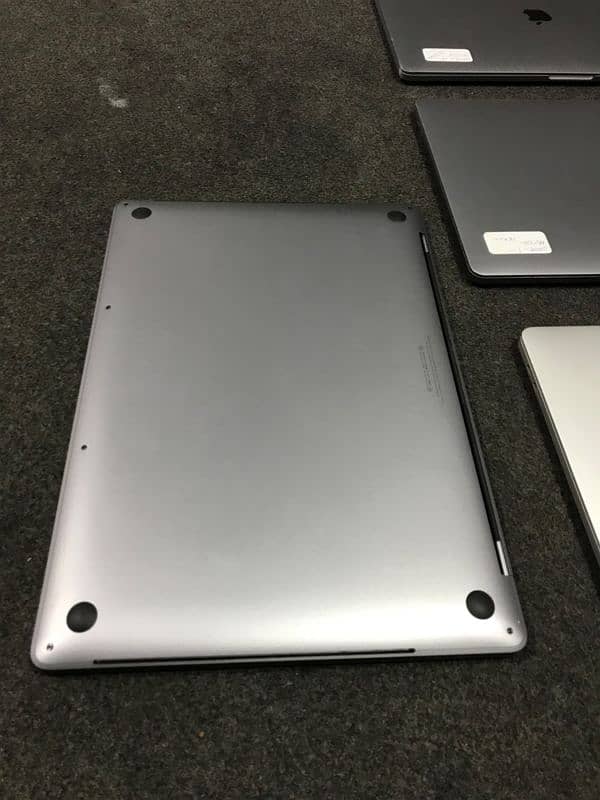 MacBook Pro 2019, 16" inches, 32GB/ 512GB & 16GB/ 512GB, 4GB Graphic 5