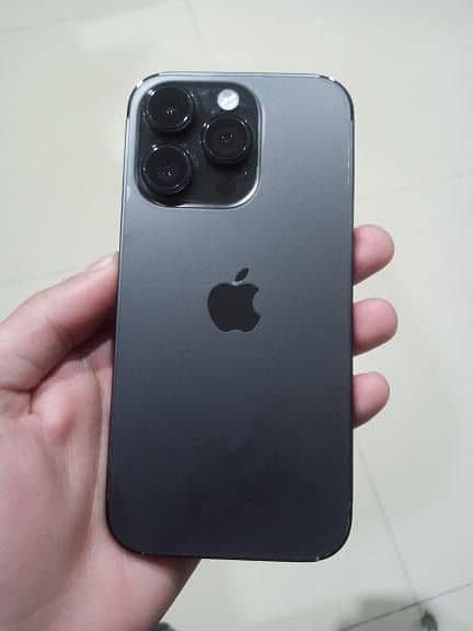 Apple iPhone 14 Pro 1