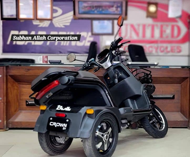 Crown 3 Wheel Electric Scooty Bull, electric Bikes, Electric Scooter 2