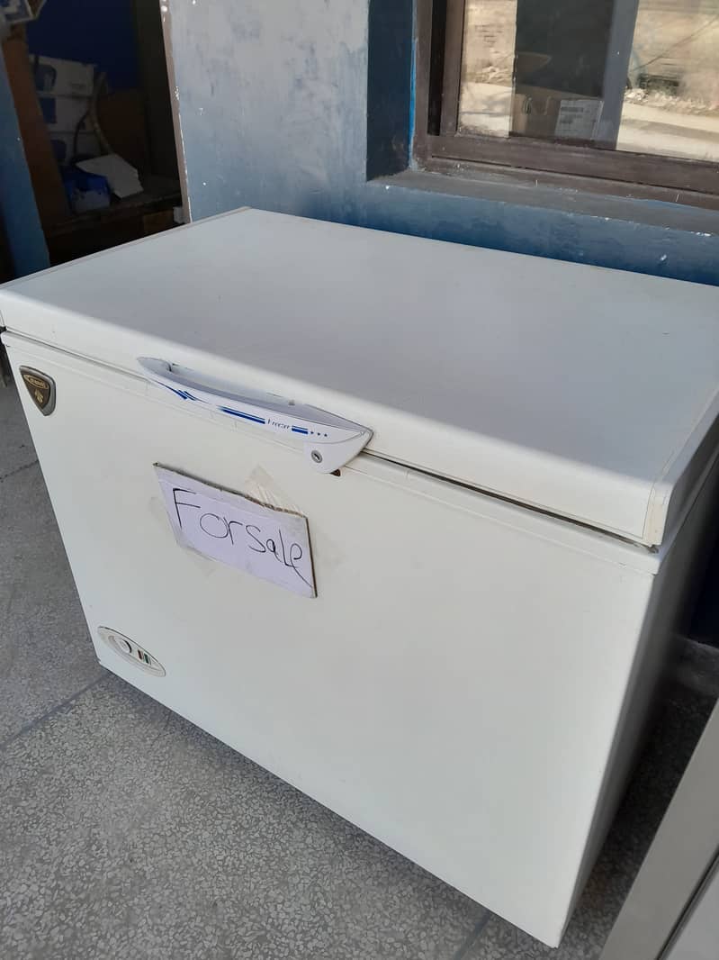 Waves Freezer for sale. Contact number 03175720260. 2