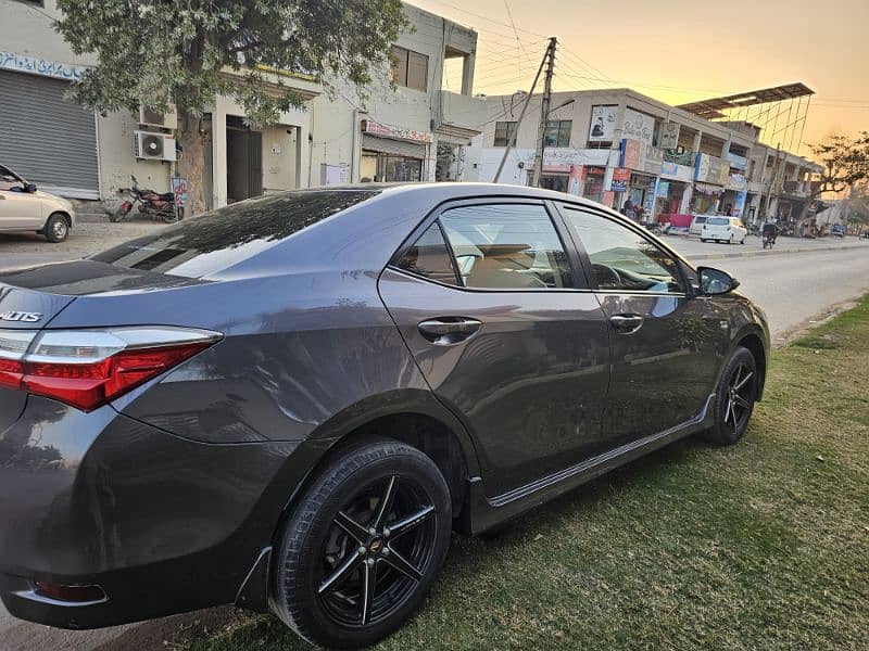 Toyota Corolla Altis 2017 4