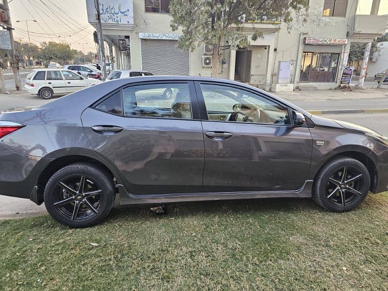 Toyota Corolla Altis 2017 5