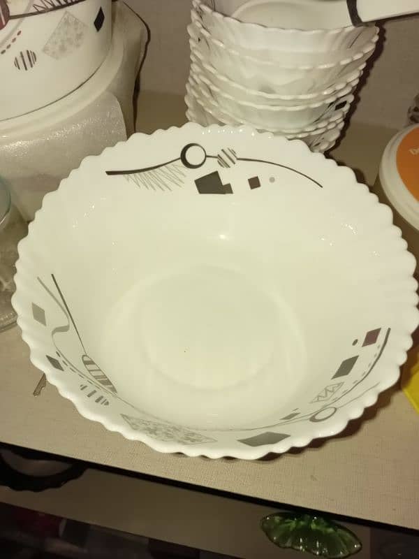 white marble dinner set. . 5