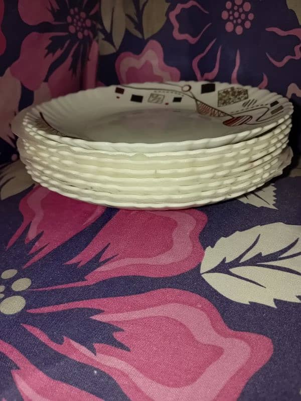 white marble dinner set. . 9