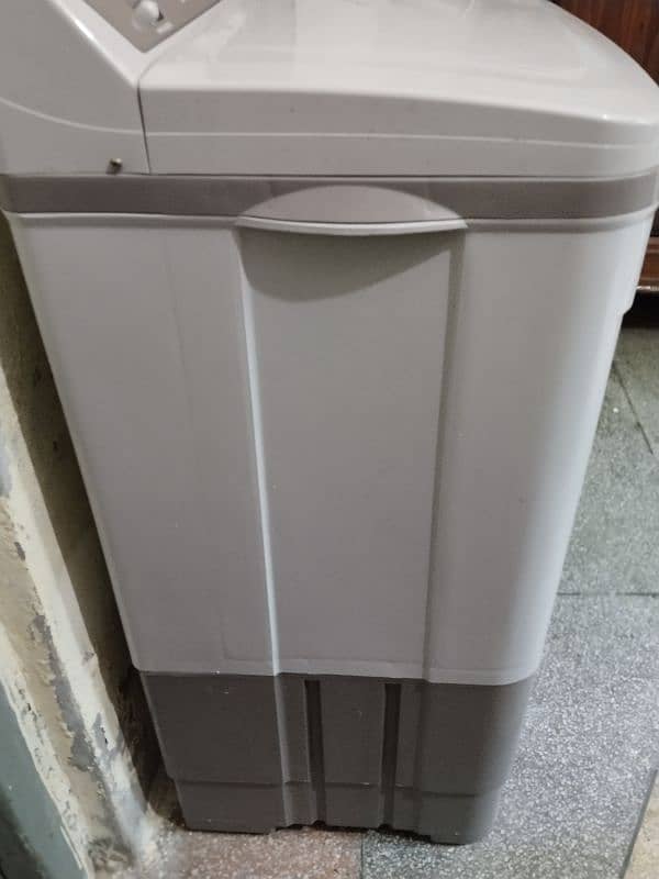 Washing Machine with dryer 4