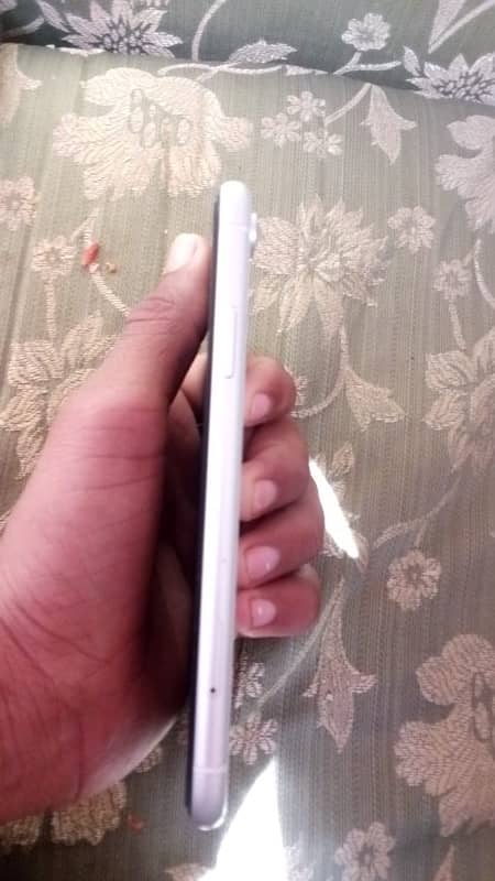 IPhone Xr 10/10 condition 3