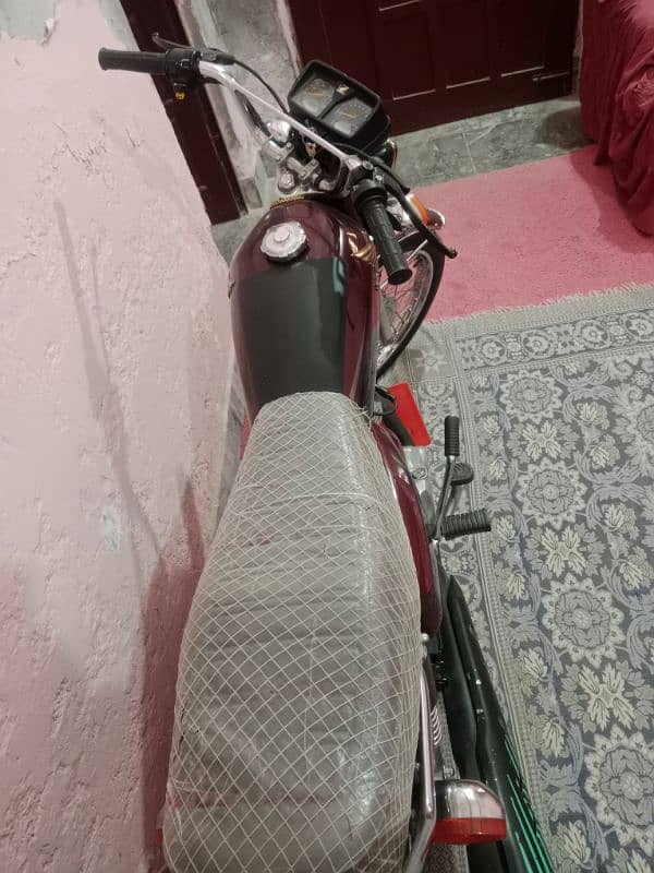 Honda 125  New condition 1