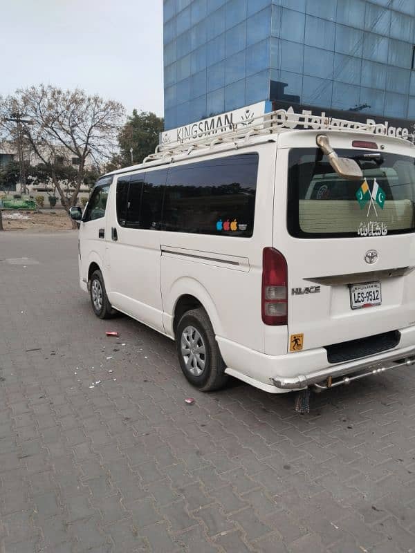 Toyota hiaex very good condition Mahindra touching 4