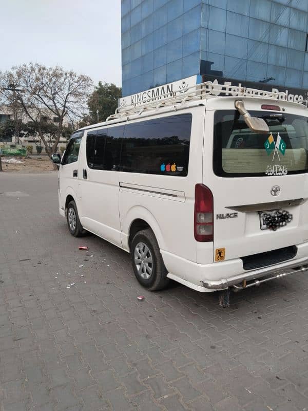 Toyota hiaex very good condition Mahindra touching 5