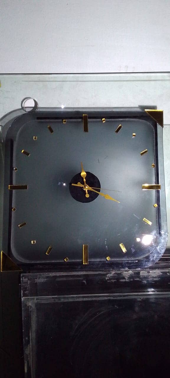 Handmade LED Glass Wall Clock - Elegant & Stylish 2