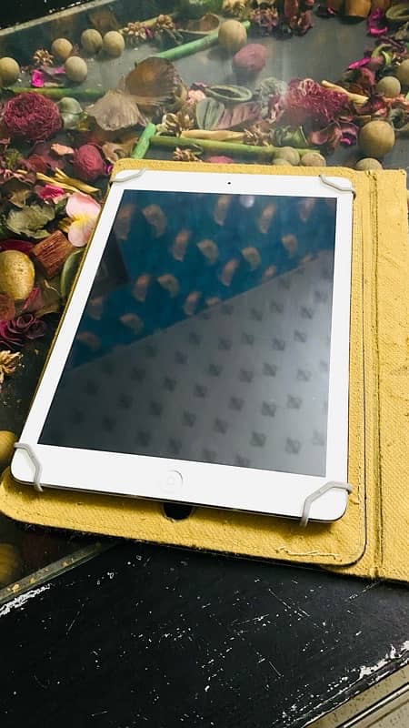 iPad Air cellular + wifi urgent sell 2