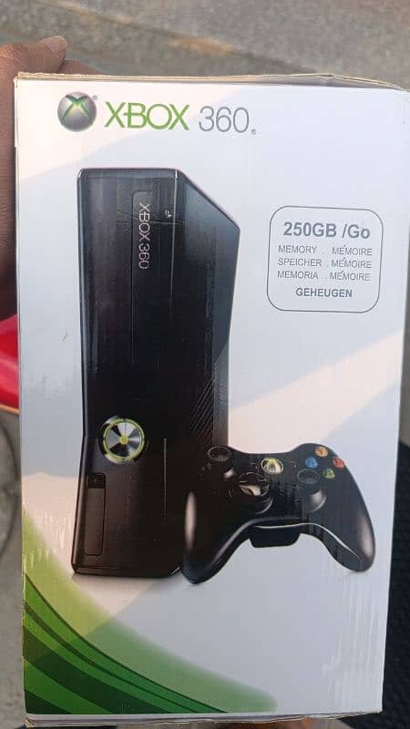 Xbox 360/ 256GB 0