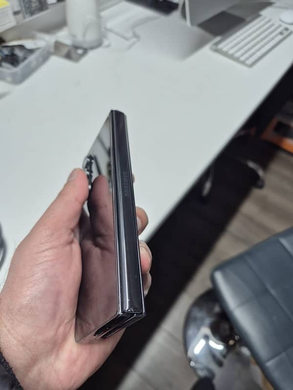 samsung galaxy Z fold 5 , 12/512g. b 4