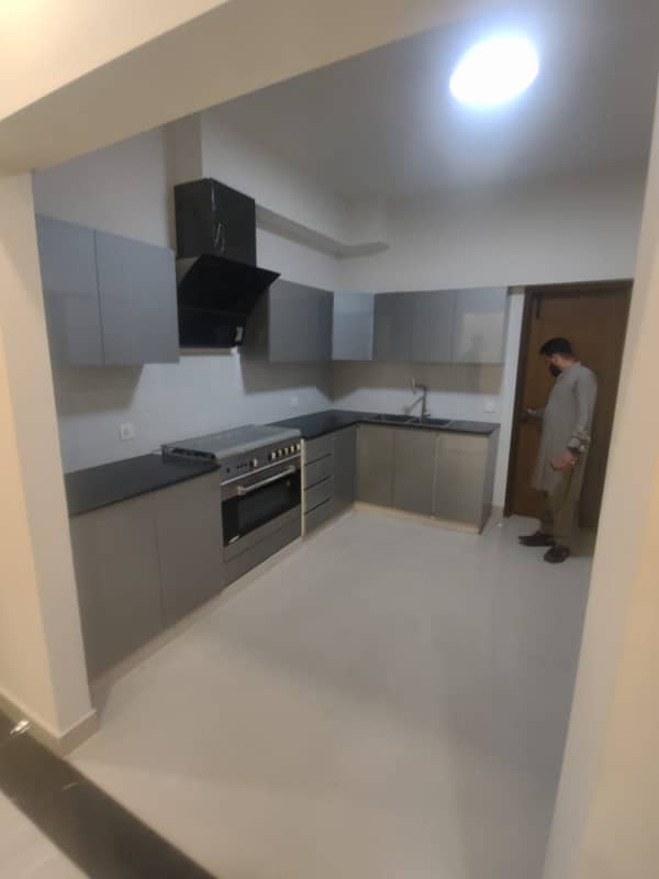 Zulekha Corner Furnished 3 Bed D/D Apartment For Sale 12