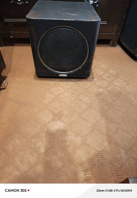 Polkaudio powerd subwoofer 10" 0