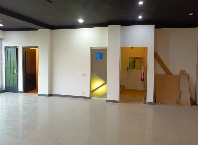 4 Marla 3rd Floor Office With Elevator For Rent In DHA Phase 5,Block CCA, Lahore. 1