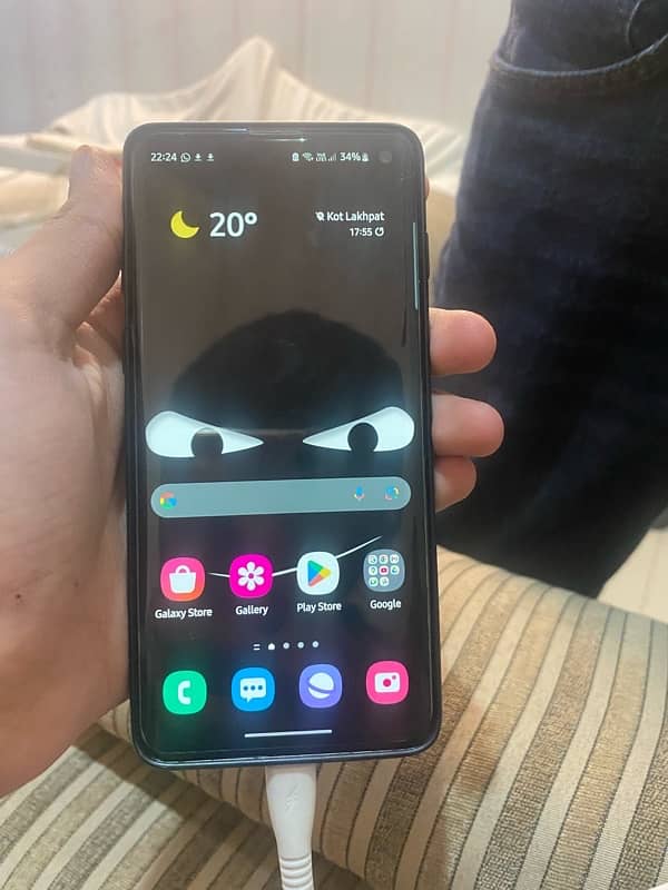 Samsung s10 in good condition 3