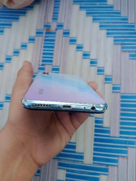 Vivo y 17 6 gb ram 128 gb memory 6