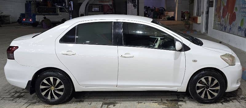 Toyota Belta 2008 1