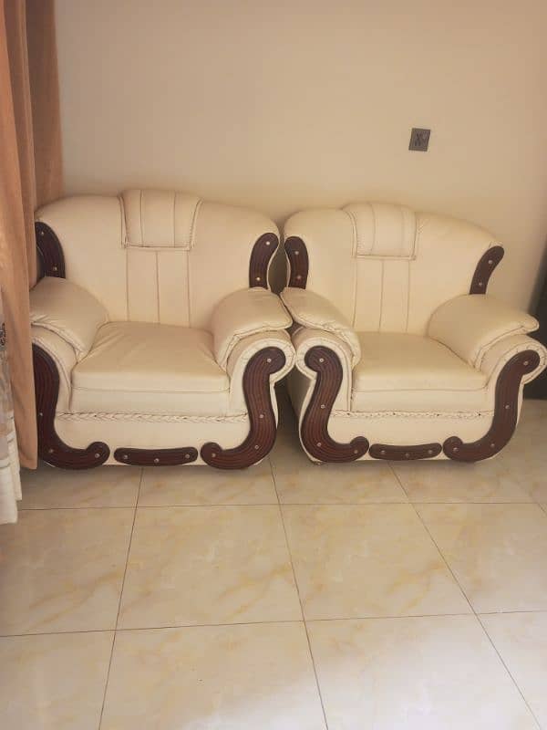 7 seater leather sofa set with table 4