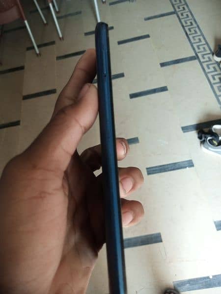 infinix hot 10 play 10/10 condition all sensors are working 4