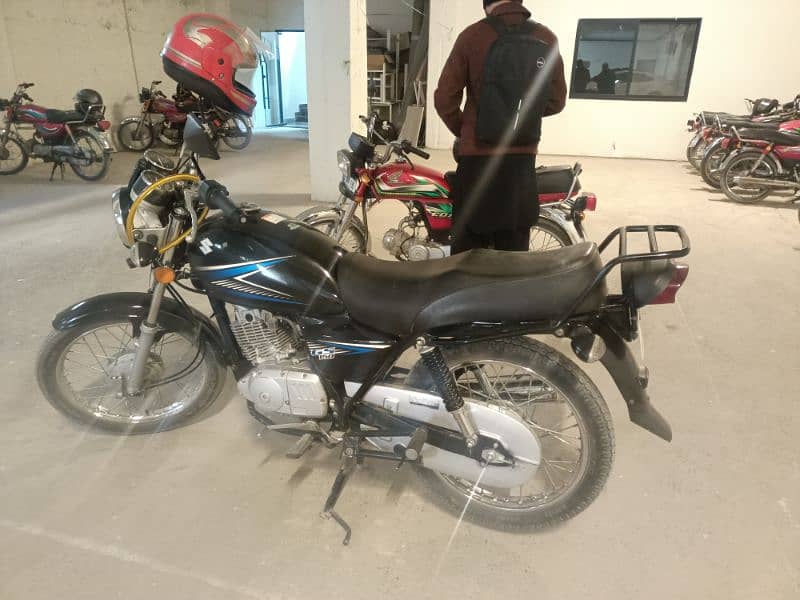 Suzuki motorcycle 150 GS 0