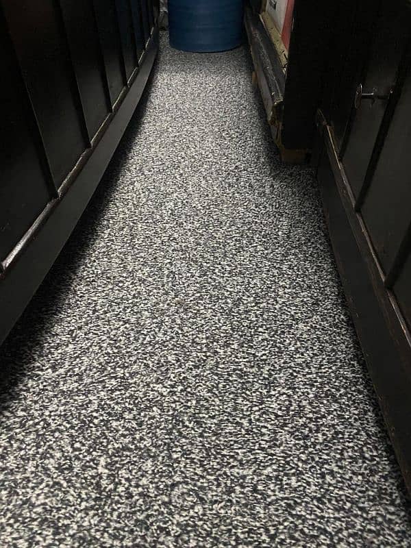 12x10 size carpet good quality near and clean 1