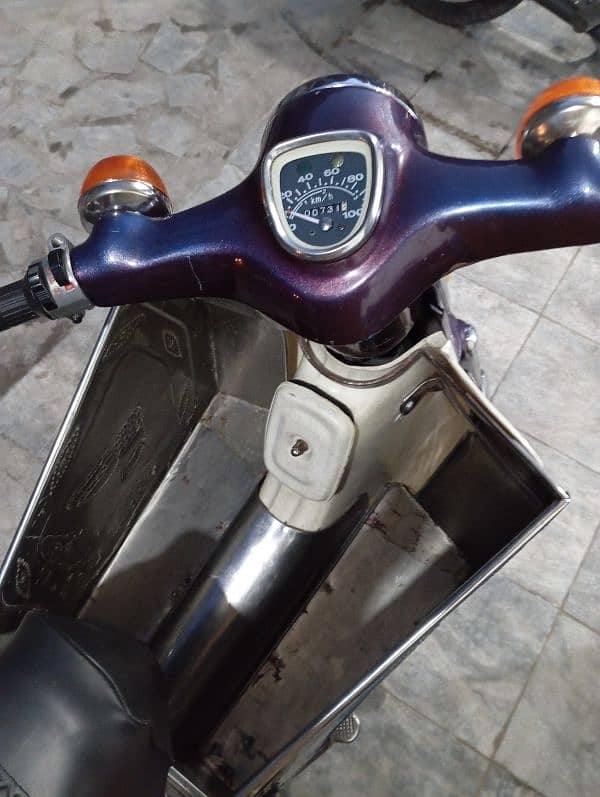 3 Gair Honda 70 82 Model Good Condition. . ! 4