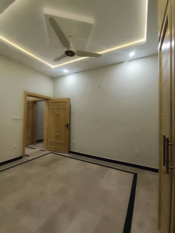 10 Marlas Upper Portion All Facilities Available Near Kashmir Highway G-13/1 4