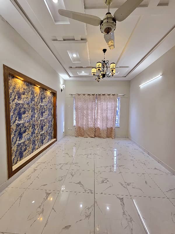 10 Marlas Tile Flooring New Ground Floor Near Kashmir Highway G-13/4 8