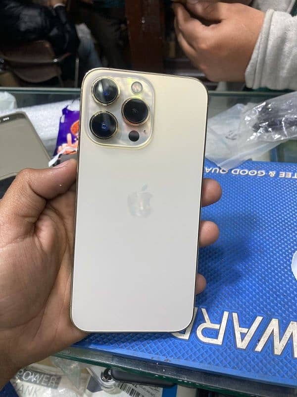 I phone 13 pro golden colour 0