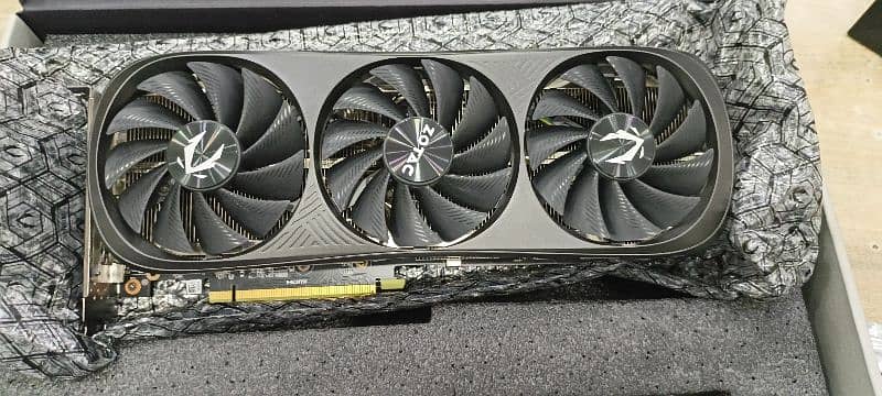 Nvidia RTX 4070Ti super ZOTC Trinity Black 16GB 1