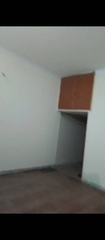 Allama Iqbal Town 10 Marla Upper Portion with 3 bedroom and bath Rent 3