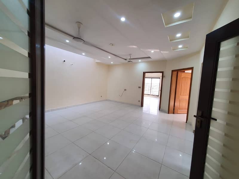 10 Marla Used Simple & Solid House For Sale Gulbahar Block Sector C Bahria Town Lahore 6