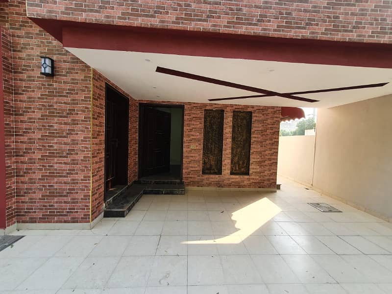 10 Marla Used Simple & Solid House For Sale Gulbahar Block Sector C Bahria Town Lahore 14