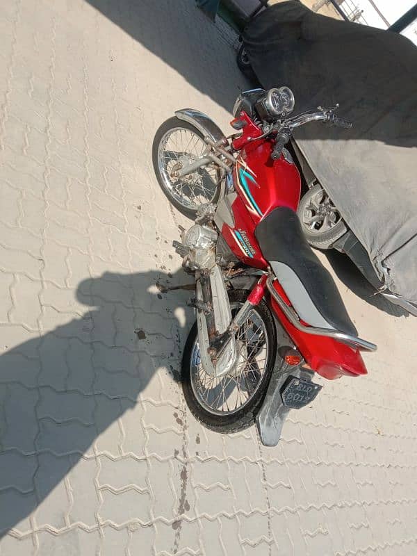 Yamaha 100 Junoon 1