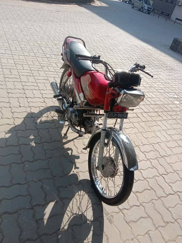 Yamaha 100 Junoon 3