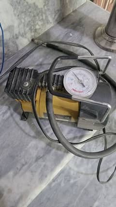 Car air compressor for v urgent sale